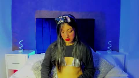 Snapshot of ellaamuller chatting on December 29, 5:53 am Ellaa Muller online show from December 29, 5:53 am