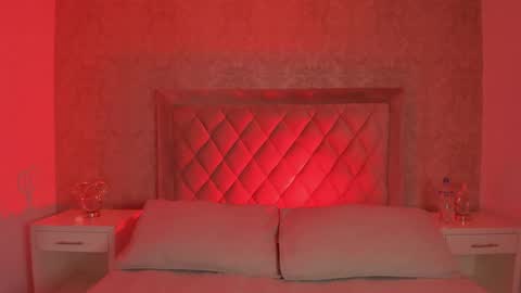 Snapshot of ellaamuller chatting on December 30, 5:37 am Ellaa Muller online show from December 30, 5:37 am