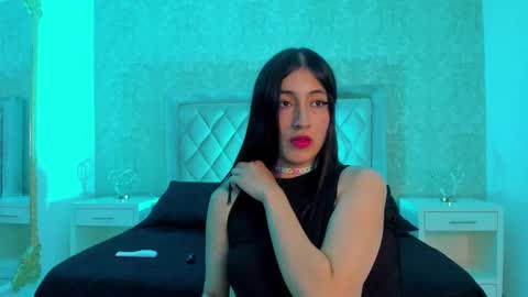 Snapshot of ellaamuller chatting on February 2, 5:21 am Ellaa Muller online show from February 2, 5:21 am