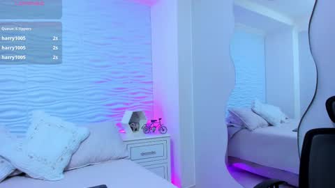 Snapshot of ellaamuller chatting on March 9, 3:01 am Ellaa Muller online show from March 9, 3:01 am