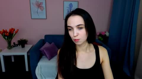 Snapshot of ellaasteele chatting on October 13, 9:15 pm ellaasteele online show from October 13, 9:15 pm
