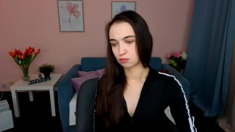 Snapshot of ellaasteele chatting on October 19, 8:53 pm ellaasteele online show from October 19, 8:53 pm