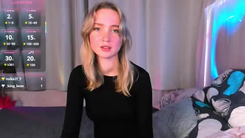 Ella online show from November 7, 5:35 pm