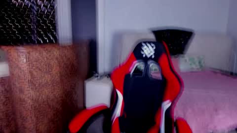 Ella online show from February 11, 3:06 pm