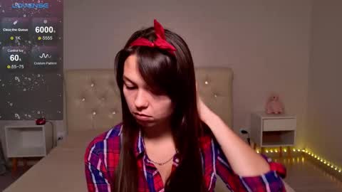 Snapshot of ellacanny chatting on October 21, 5:52 am ellacanny online show from October 21, 5:52 am