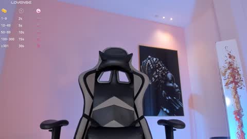 EllaClark online show from December 6, 11:57 pm