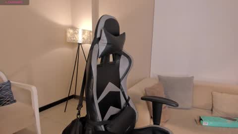 EllaClark online show from September 26, 7:07 pm