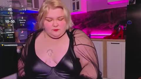 Snapshot of ellagoddes chatting on March 27, 2:50 pm ellagoddes online show from March 27, 2:50 pm