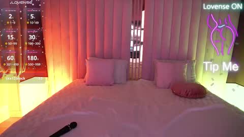 Snapshot of ellagoldenn chatting on November 4, 11:15 pm Ella online show from November 4, 11:15 pm