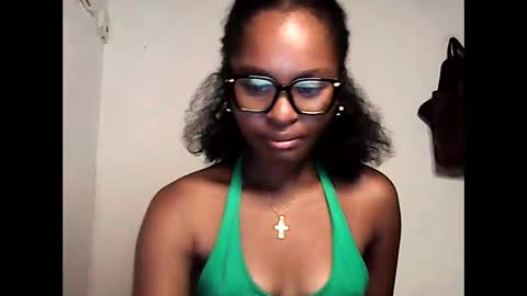 ellah245 online show from April 20, 11:50 pm