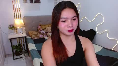 Snapshot of ellah_raj chatting on October 25, 11:40 am ELLAH online show from October 25, 11:40 am