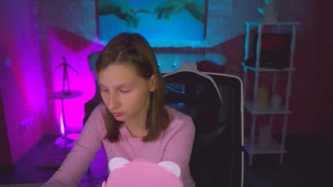 Ella online show from November 11, 4:29 pm