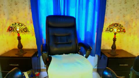 ellajanes online show from January 8, 5:15 pm