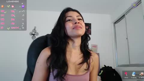 Snapshot of ellajonz chatting on July 8, 10:47 pm Ella Amoneth online show from July 8, 10:47 pm