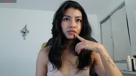 Snapshot of ellajonz chatting on July 19, 2:48 am Ella Amoneth online show from July 19, 2:48 am