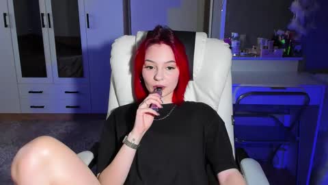 ellales online show from November 25, 10:48 am