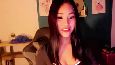 ella online show from March 9, 7:15 pm