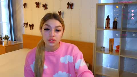 Snapshot of ellamilla chatting on December 25, 5:26 am ellamilla online show from December 25, 5:26 am