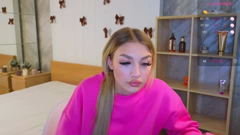 Snapshot of ellamilla chatting on December 30, 8:43 am ellamilla online show from December 30, 8:43 am