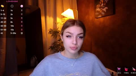 Snapshot of ellamilla chatting on January 8, 5:37 am ellamilla online show from January 8, 5:37 am