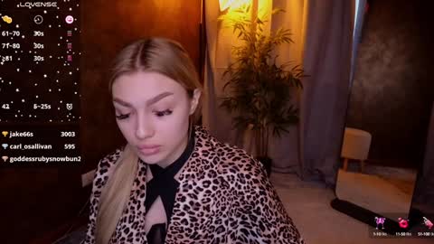 Snapshot of ellamilla chatting on January 22, 8:51 am ellamilla online show from January 22, 8:51 am