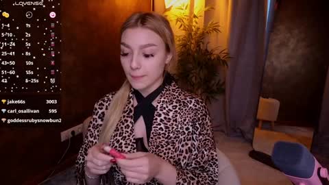 Snapshot of ellamilla chatting on January 22, 11:56 am ellamilla online show from January 22, 11:56 am