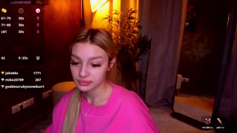 Snapshot of ellamilla chatting on January 23, 5:56 am ellamilla online show from January 23, 5:56 am