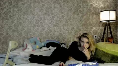 Snapshot of ellamilla chatting on September 9, 9:36 pm ellamilla online show from September 9, 9:36 pm