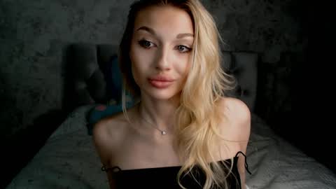 ellamilla online show from June 2, 3:36 pm