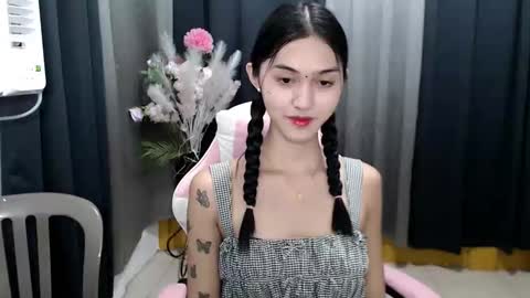 ELLA online show from April 7, 3:01 pm