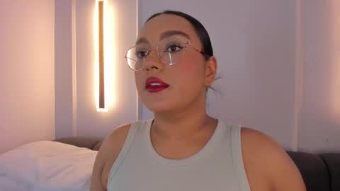 Ella online show from November 8, 11:43 am