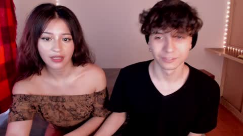Ella and Cain online show from December 7, 7:43 pm