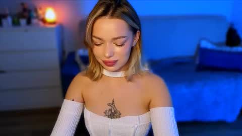 Ella online show from November 8, 5:29 am