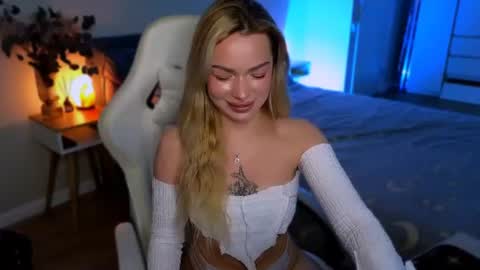 Ella online show from July 30, 6:56 am