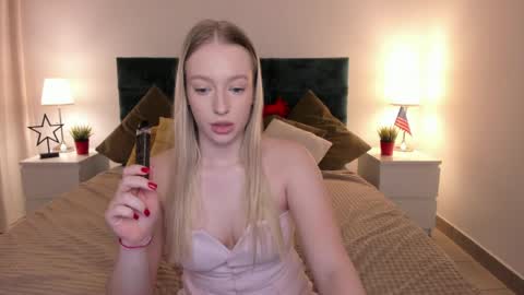 elldiana online show from March 28, 1:27 am