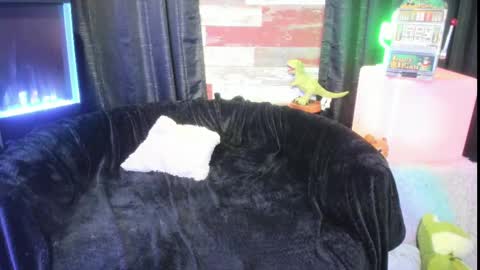 ELLE online show from February 12, 2:14 am