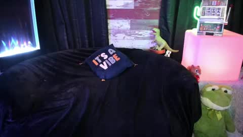 Snapshot of elle4you chatting on November 16, 8:25 pm ELLE online show from November 16, 8:25 pm