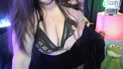 Snapshot of elle4you chatting on November 20, 8:08 pm ELLE online show from November 20, 8:08 pm