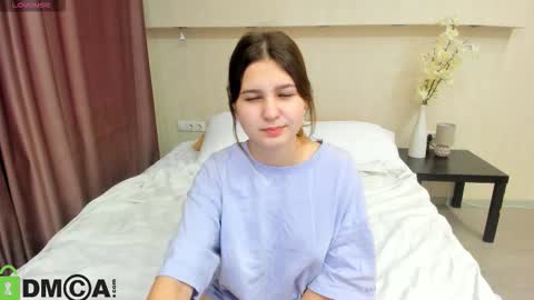 elle_ellise online show from October 9, 1:14 am