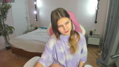 elle_ellise online show from November 1, 1:07 am