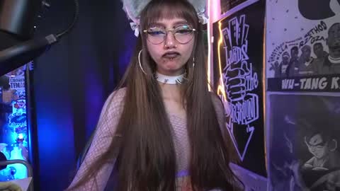 follow me on instagram .    online show from February 22, 1:11 am