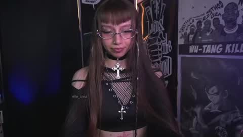Snapshot of elle_uwu chatting on April 29, 5:41 pm follow me on instagram . online show from April 29, 5:41 pm