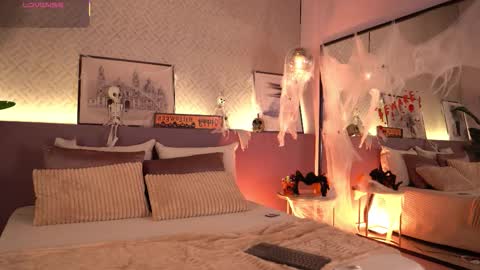 Snapshot of ellediane chatting on October 21, 1:17 am Elle Diane online show from October 21, 1:17 am