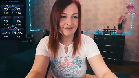 Snapshot of ellen_busty chatting on December 3, 6:06 pm Elli   NEXT STREAM      online show from December 3, 6:06 pm