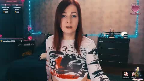 Snapshot of ellen_busty chatting on January 19, 8:09 pm Elli   NEXT STREAM      online show from January 19, 8:09 pm