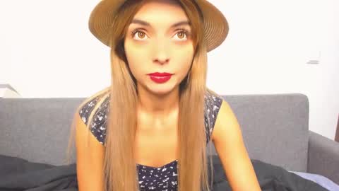 Snapshot of ellen_flow chatting on December 4, 8:29 pm ellen_flow online show from December 4, 8:29 pm