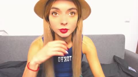 Snapshot of ellen_flow chatting on December 5, 8:00 pm ellen_flow online show from December 5, 8:00 pm