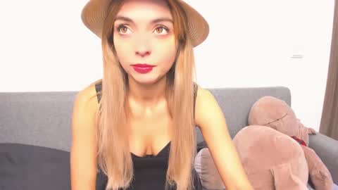 Snapshot of ellen_flow chatting on December 7, 4:47 pm ellen_flow online show from December 7, 4:47 pm