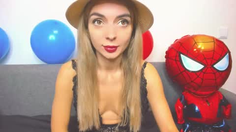 Snapshot of ellen_flow chatting on December 14, 6:09 pm ellen_flow online show from December 14, 6:09 pm