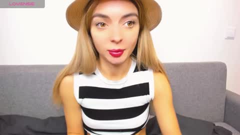 Snapshot of ellen_flow chatting on December 15, 10:07 am ellen_flow online show from December 15, 10:07 am